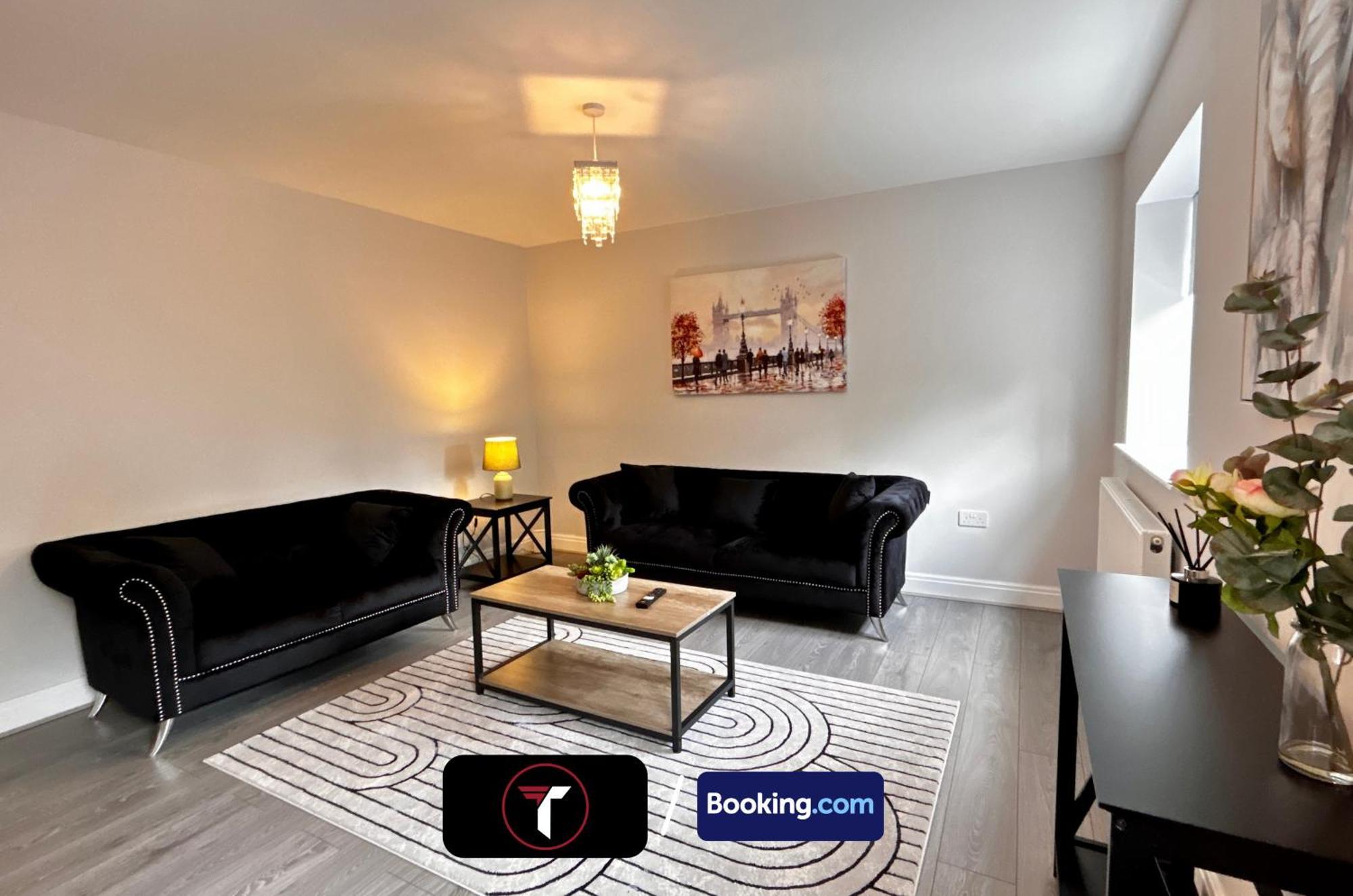 Spacious 4 Bedroom By Tara Stays Short Lets & Serviced Accommodation Aldershot With Free Wifi & Garden Exteriör bild