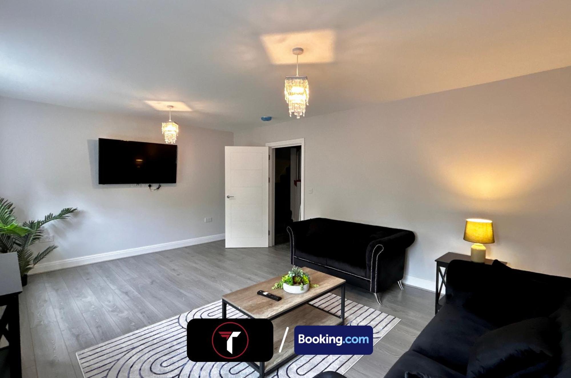 Spacious 4 Bedroom By Tara Stays Short Lets & Serviced Accommodation Aldershot With Free Wifi & Garden Exteriör bild